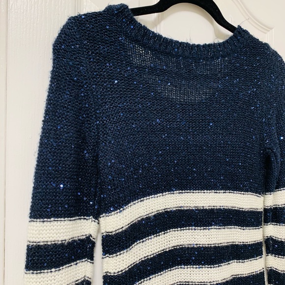 White&dark blue sequined knit sweater 💙🤍 - Picture 9 of 12